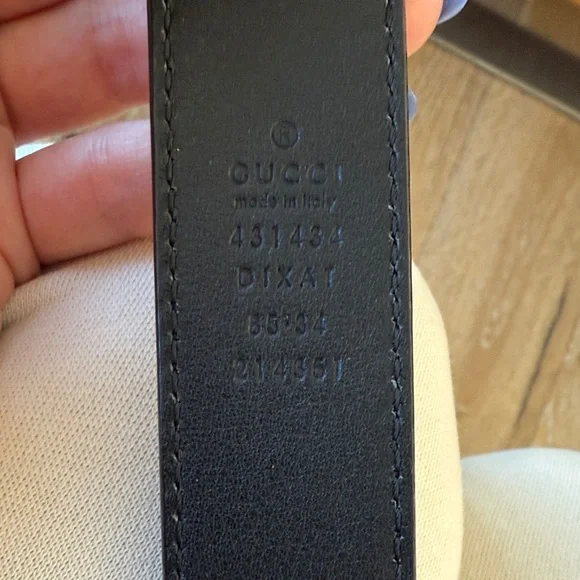 Gucci Black Belt with Gold GG Buckle - Picture 2 of 3